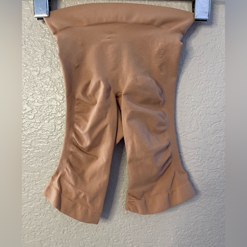 SKIMS NWOT Sculpting Shorts